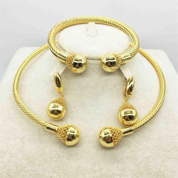 Orecchini Collana Moda Dubai Set di gioielli in oro Regalo di nozze da sposa africano per le donne Arabia Saudita Collar257H