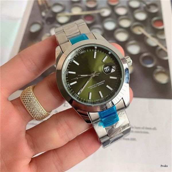 Misura 40mm Tre punti di lavoro Orologio da uomo Orologi di lusso con calendario Cinturino in metallo Orologio da polso al quarzo di marca superiore per uomo Alta Qual215u