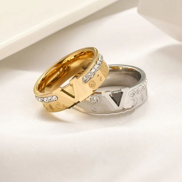 Tasarımcı Elmas Letter Ring Classic Luxury Logo Hediye Halkası Kadın Nişan Aşk Tasarımcı Band Ring Paslanmaz Çelik Takı Solmaz Y23356