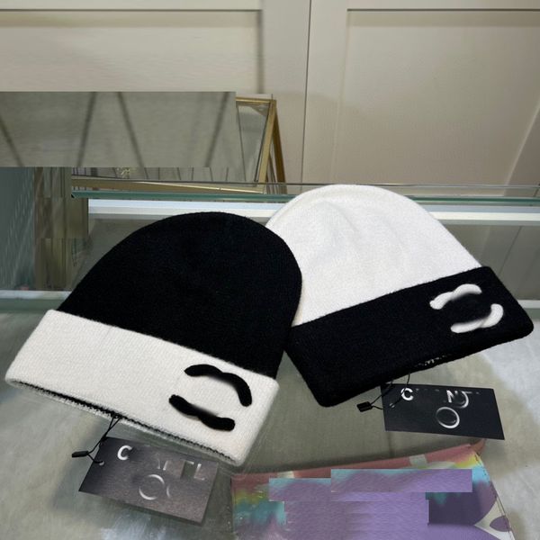 Stilista di marca Doppia lettera Cappello Ananas Stripe Ricamo Beanie Skull Caps Lusso Unisex Autunno Inverno Nero Bianco Cappelli lavorati a maglia di lana Mantieni caldo il cappello