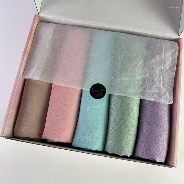 Ethnische Kleidung Geschenkbox Macaron Farbe Muslimischer Satin Crinkle Hijab Seidengefühl Punktschal Schals Stirnband Islamisches Kopftuch Foulard Femme