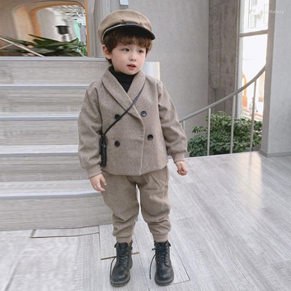 Set di abbigliamento Kid Boys Completo primaverile e autunnale Set di vestiti per bambini 2023 Top casual per bambini Pantaloni 2 pezzi Abbigliamento formale