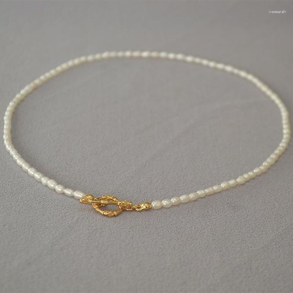 Halsband im französischen Stil, wunderschönes Wasser-Reiskorn, kleine Perle, Retro-Rebe, Blumenzweig, OT-Schnalle, einfache und kurze, elegante Halskette