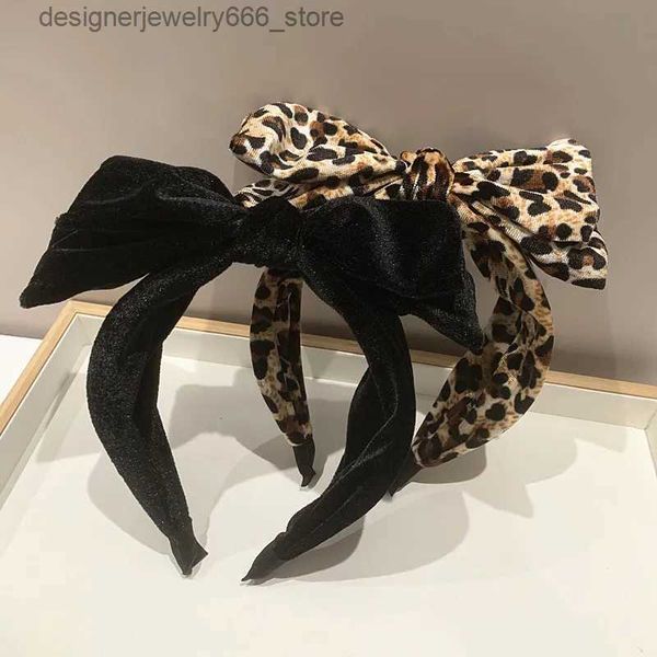 Kopfbedeckung Haarschmuck TwinkLei Koreanische Damen Stirnbänder Samt Big Bowknot Haarband Vintage Schwarz Leopard Haarband Dame Mädchen Haarschmuck Q231005