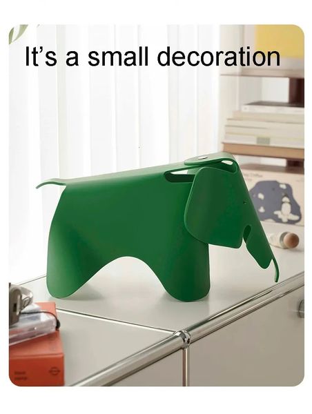 Oggetti decorativi Figurine Piccolo elefante Decorazione domestica Modello in plastica PP INS Giocattolo polare 230928