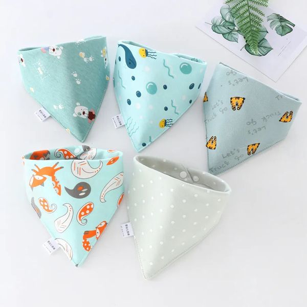 Babadores Burp Panos 5 Pçslot nascido babadores Triângulo de Algodão Dupla Bandana Impressão Dos Desenhos Animados Saliva Toalha Bebê Para Meninos Meninas Cachecol Presente 231008