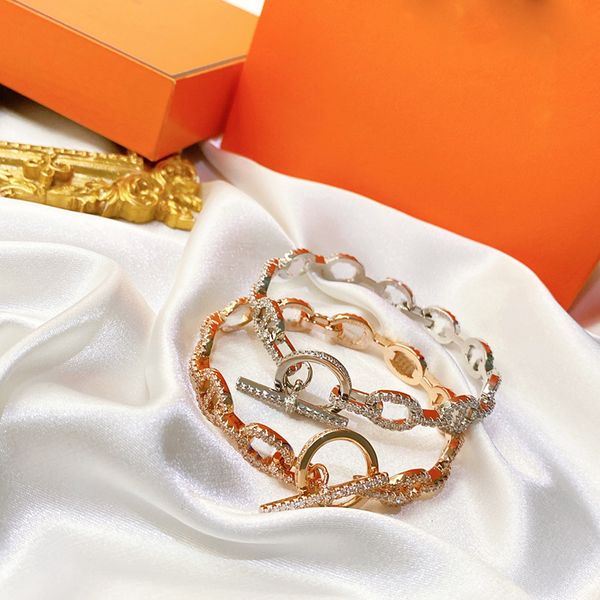 Luxuriöses Charm-Damenschmuck-Goldarmband, vielseitig und voller Diamanten, kleines, frisches Design, modisches und schlichtes Designer-Edles und Prächtiges Damen-Silberarmband