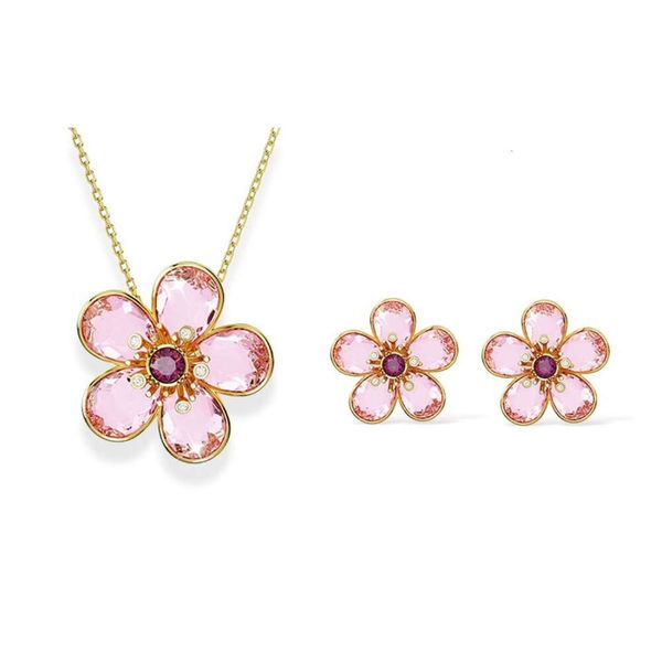 Orecchini Swarovski Designer Luxury Fashion Donna Florere Collana con fiori rosa per donne che utilizzano Swarovski Elements Collana con colletto in cristallo per donne Orecchini per donne