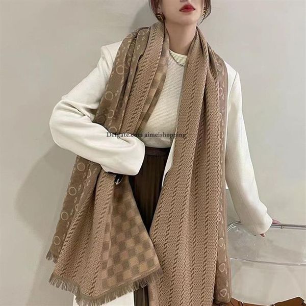 Sciarpa di design da donna di grandi dimensioni Sciarpa ricamata stampata Sciarpa di seta invernale Stampa Foulard Sciarpe di testa quadrata in raso Natale di lusso presen279K