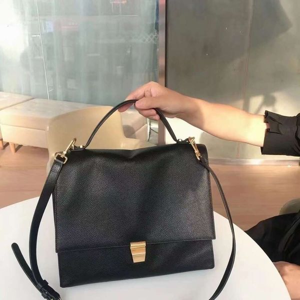 Yeni Coccinelle Kechner, iş gezileri için çok yönlüdür Niş üst düzey klasik beden doktor çantası Bir omuz crossbody çantası