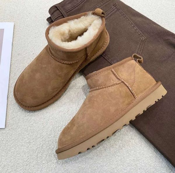 2022 Botas de inverno Pele Ultra Mini Plataforma Senhoras Neve Real Pele de Carneiro Lã Low-Cut Sapatos Quentes Homem e Mulheres Curto Super Mens Mulheres Baixo UGGes Motion Designs