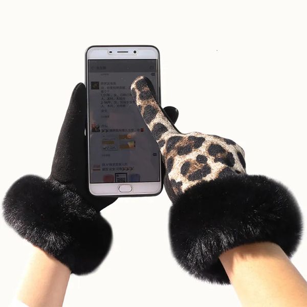 Cinco dedos luvas femininas tela de toque leopardo padrão luvas de esqui inverno mulheres quentes cashmere dedo completo imitação de pele de coelho punhos luvas D69 231006