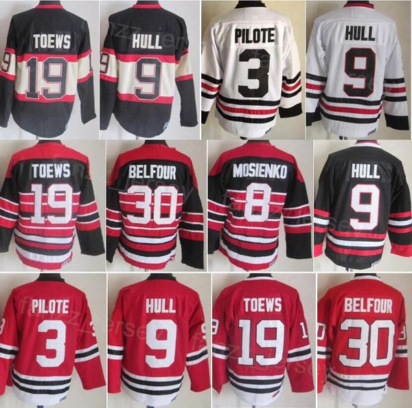 Uomo Vintage Hockey 19 Jonathan Toews Jersey Retro Classic 3 Pierre Pilote 9 Bobby Hull 8 Bill Mosienko 30 Ed Belfour 18 Denis Savard CCM Retire Nero Rosso Bianco Cucito