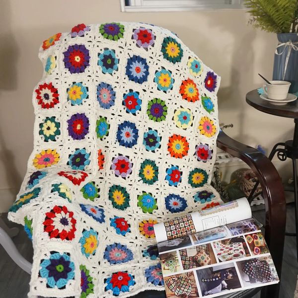 Coperte Tappetino per divano fatto a mano Coperta all'uncinetto Cuscino Coperta afghana quadrata della nonna Tovaglia stereo colorata a margherita Runner da tavolo 231005