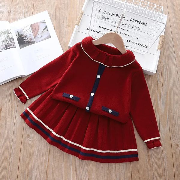 Set di abbigliamento 2021 Set di abbigliamento invernale di Natale Vestiti per bambina Stampa casual Maglione lavorato a maglia Cardigan + Gonna a pieghe Abito a due pezzi 230927