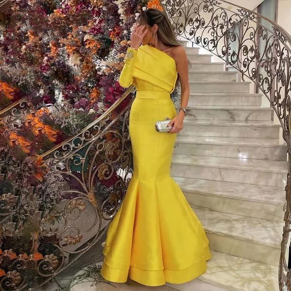 Um ombro arábia saudita vestidos de noite contas manga cheia cetim sereia dubai amarelo formal vestidos de baile até o chão 328 328