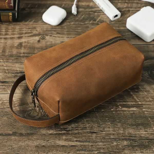 Bolsas de cosméticos Capas de couro genuíno masculinas pequenas bolsas de cosméticos casuais capa de maquiagem portátil mini bolsa de armazenamento de viagem para acessórios de laptop 231006