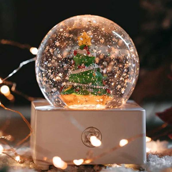 Kerst Speelgoedbenodigdheden Kerstboom Sneeuw Kristallen Bol Klein Nachtlampje Kinderen Vakantiecadeaus Slaapkamer Warme Kleine Ornamenten YQ231006