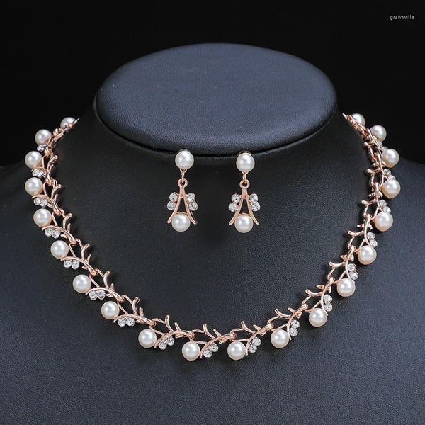 Set di orecchini per collana UILZ Set di perle imitazione di lusso a forma di foglia per le donne Accessori per gioielli da sposa per feste