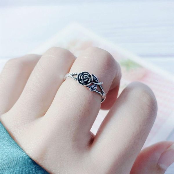 Cluster Ringe Gut aussehende Mädchen Store Rose Blume Twisted Rope Ring Band Schmuck Weiblich Männlich Unisex Mode Einfach Exquisit 2023