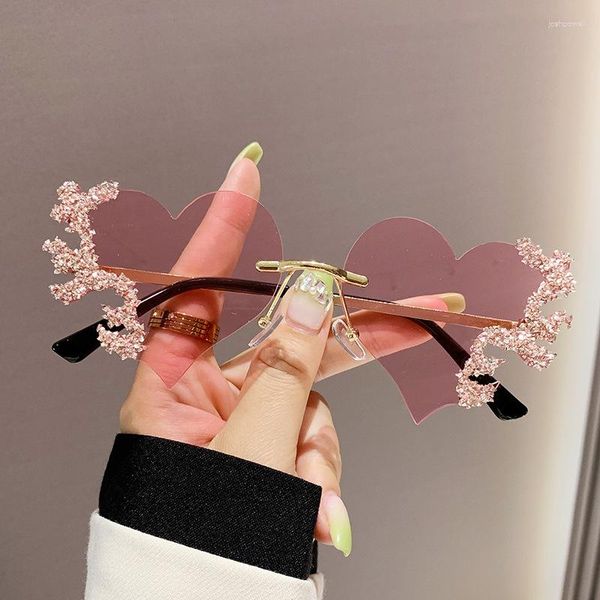 Óculos de sol moda y2k coração em forma de luxo diamante sem aro 2023 óculos de sol engraçado personalidade eyewear festa de halloween decoração de natal