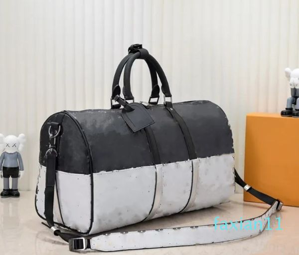 Designers Duffel Bags Luxo Grande Capacidade Venda de Viagem Mulheres Homens Couro Genuíno Bolsa de Ombro Moda Carry Rebites com Bloqueio