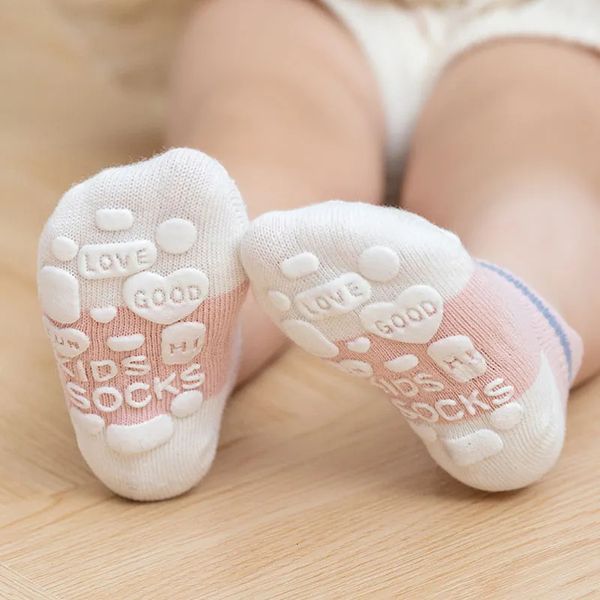 Çocuk Çorap Bebekler Çoraplar 5 Çift/Lot Pamuklu Çocuklar için Anti-Slip Boat Çorap Bebek Kız Kızlar Alçak Kesik Kat Çocuk Aksesuarları Dört Sezon 231006