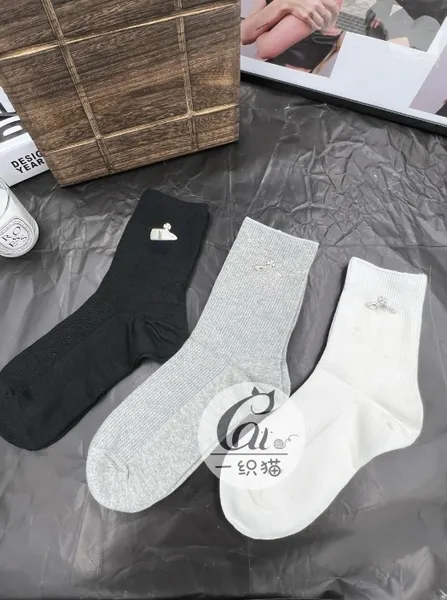 Special-Interest Fashion Brand Fashions All-Match Light Luxury Light Diamond Kurze Socken Weibliche Online-Influencer Trendige Socken Dekorative Socken Großhandel