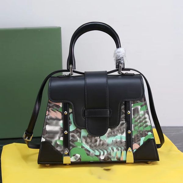 Orijinal Lüks Tasarımcı Klasik Çanta İnce tahıl buzağı ile en son el çantası moda çantası minimalist tasarım, metal işaretlerinin kollokasyonu düşük anahtar pahalı
