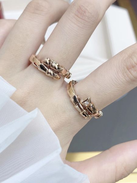 Anel de cobra clássico Novo anel de diamante de cabeça e cauda Anel de cobra de ouro claro 6, 7, 8 três tamanhos opcionais