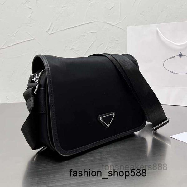 Modetasche Nylon Abendtaschen Messenger Bag Tote Schulter Cross Body Taschen Frauen Handtasche Geldbörse Metall Dreieck Brief Klappe Haspe Reißverschluss Verschluss verstellbare Schulter St