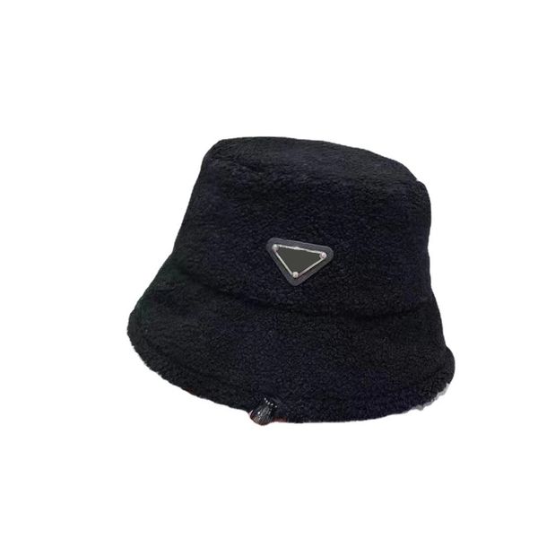 Moda aba larga chapéu chapéu designer chapéu de pescador de pelúcia P triângulo marca outono ins versátil coreano quente pote chapéu feminino cordeiro lã marca chapéu para mulher