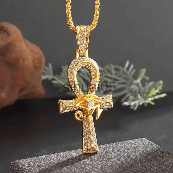 Anhänger Halsketten Exquisiter Eiskristall eingelegter Ankh-Kreuz-Anhänger Ägyptischer Pharao Auge des Horus Halskette Männer Frauen Religiöses Amulett Schmuck Geschenk x1009