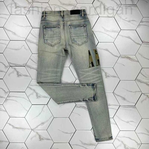 Herren-Jeans-Designer HM591 Slim-Jeans Weiße Lederhose im Distressed-Look mit Löchern, Buchstaben, zerrissen, zerfetzt, am Knie zerrissen, dünn, gerades Bein, Größe 28–40, lang, 2023 YGYS