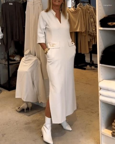 Lässige Kleider Eleganter einfacher Stil für Frauen Herbst 2023 Lange Ärmel Modisches Polo-Hals-Knopftaschen-Design Bürokleid