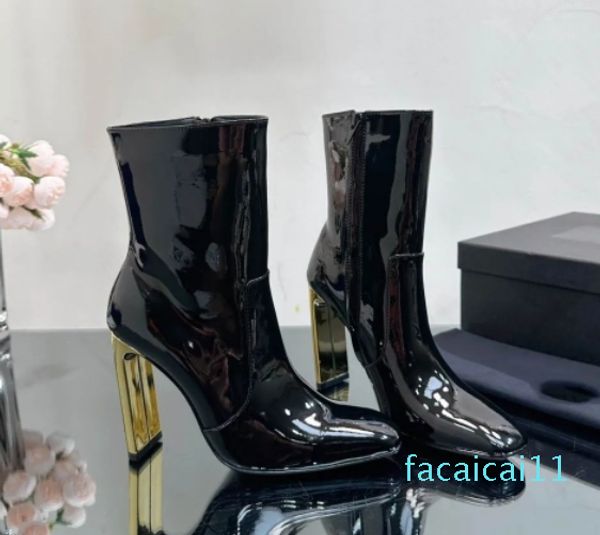 botas clássicas da moda para mulheres, novas botas curtas de salto grosso de metal para o outono e inverno, com saltos dourados atraentes.