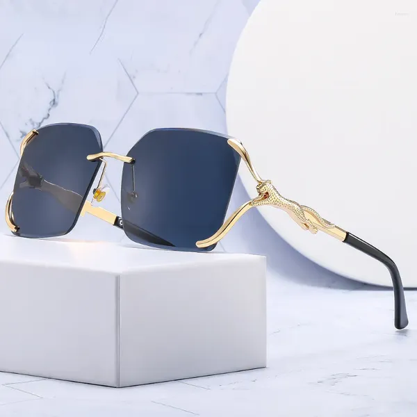 Güneş gözlüğü moda retro rimless erkekler kadın alaşım leopar güneş gözlükleri bayan yüksek kaliteli kare gözlükler kızın UV400 gafas de sol