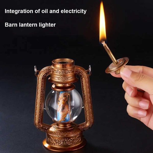 Isqueiros Barn Lantern Design Kerosend Lighter, Integração de Querosene e Eletricidade Retro Sem Gasolina Ignição Match Rod Decoração de Mesa O06Q