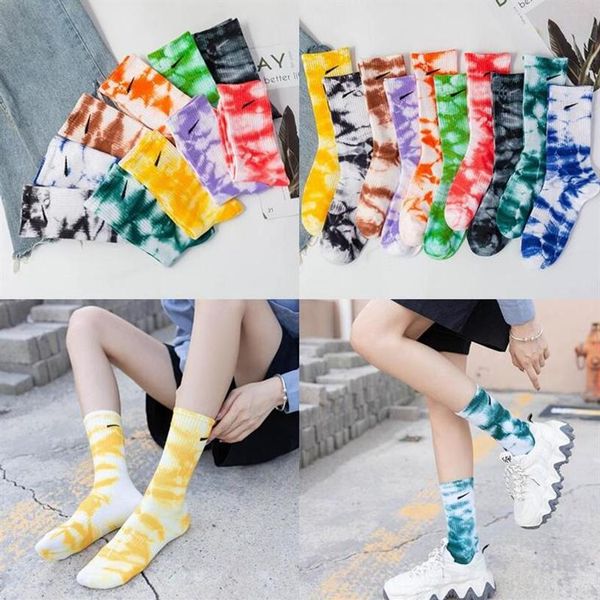12 Farben Designer Tie Dye Strümpfe Zubehör Warm halten Street-Style bedruckte lange Baumwollsocken für Männer Frauen Kniehohe Socken Wit324N