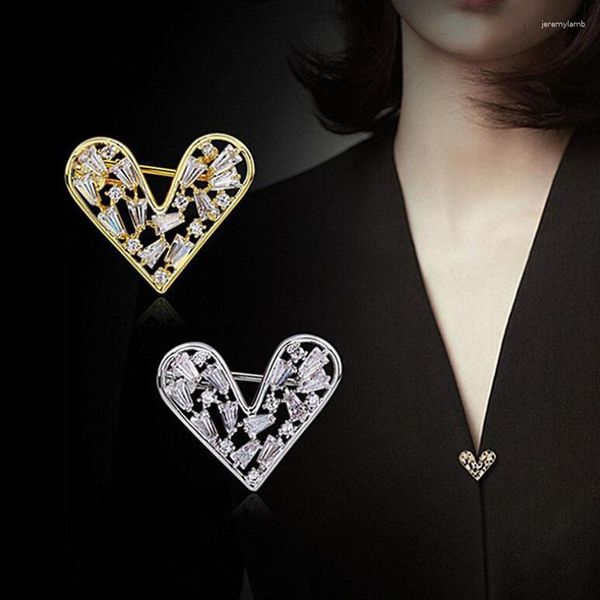Broches requintados tamanho pequeno strass coração pinos para mulheres senhora elegante design de cristal terno acessórios de roupas presentes