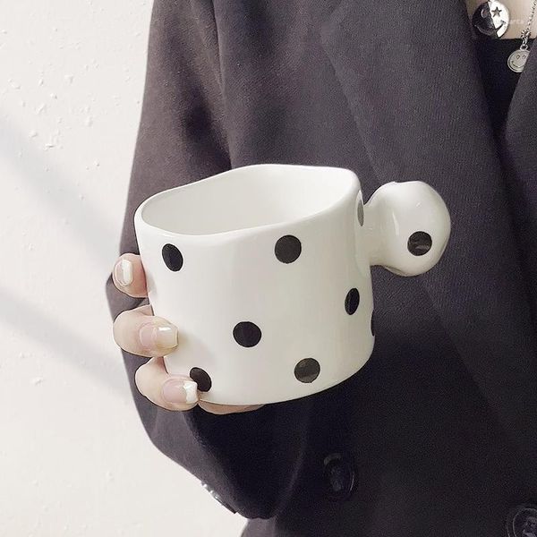 Weingläser Hepburn Schwarz Weiß Polka Dot Becher Kreativität Keramik Trinkgeschirr Saft Latte Kaffee Glaswaren Wasser Unregelmäßige Tassen