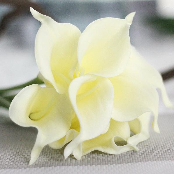 Dekoratif Çiçekler 30 PC/Lot Büyüleyici Dekor Calla Lily Yapay Gelin Düğün Buket Kafası Lateks Çiçek Dekorasyonu