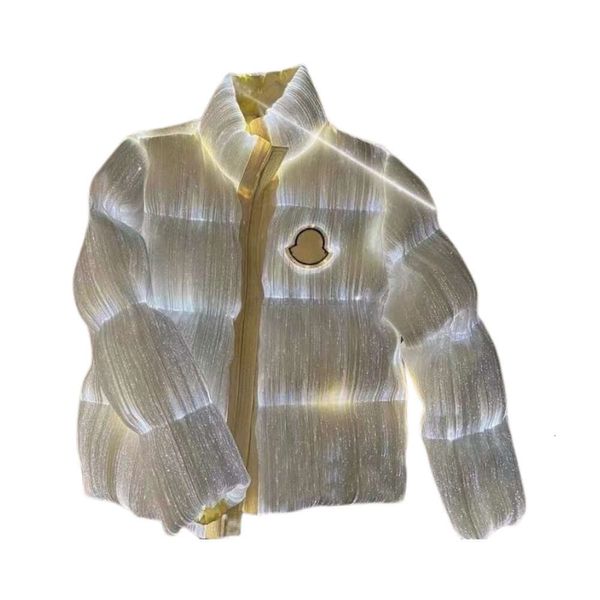 Nueva chaqueta de plumón luminosa con etiqueta de marca compartida para hombre, chaqueta con cuello levantado, moda de venta al por menor, chaqueta muy cálidas para hombre para comprar