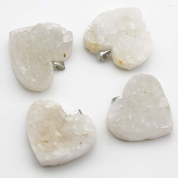 Colares Pingente Moda Pedra Natural Minério Branco Cristal Cluster Amor Coração Colar Irregular Cura Espécime Decoração Crafts4PCS