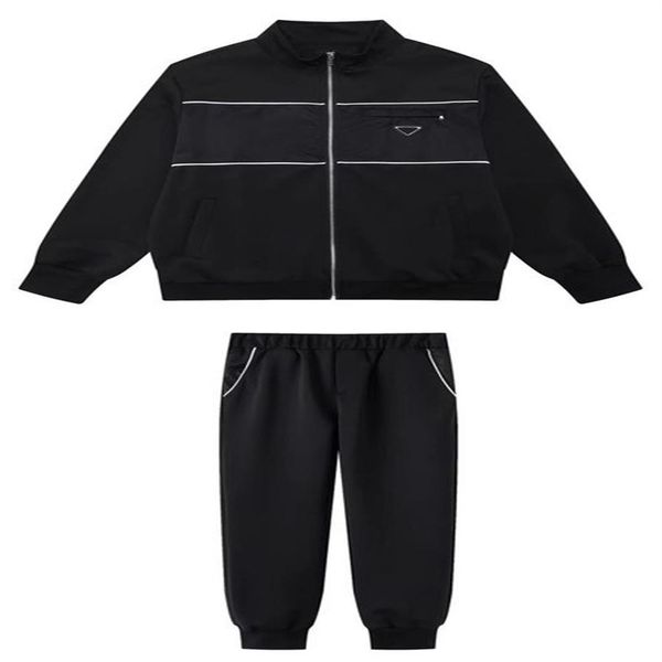 İki Parçalı Set 23SS Trailsuit Pantolon Erkekler Set Tasarımcı Moda Seti Yüksek kaliteli ithal pamuklu malzeme tasarımı Plaj takım elbise takım elbise263s