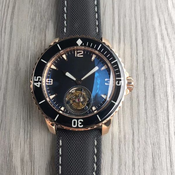 Blancpain mit Herrenuhr Tourbillon Diver's Extra-Armband und drehbarer Countdown-Lünette aus Saphirglas. Nur an Profis verkauft. Von Profis abgeholt