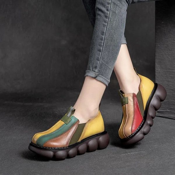 Scarpe eleganti Moda autunnale Stile etnico Retro fatte a mano Colore arcobaleno Pelle femminile Suola spessa Torta e scarpe casual 231009