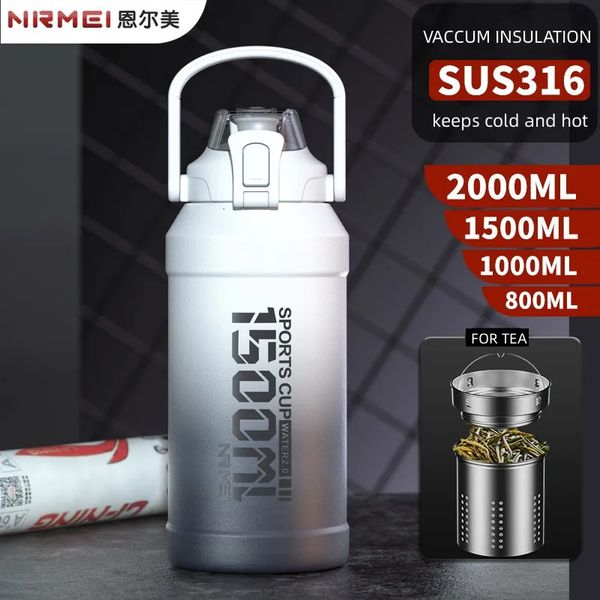 Thermos Bottiglia d'acqua da 2 litri isolata con cannuccia Maniglia thermos in acciaio inossidabile per palestra Vuoto a doppia parete 231009