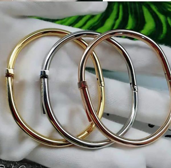 Bracciale rigido per amante braccialetto di design 882174789 bracciale in acciaio inossidabile braccialetti dolci designer per donna braccialetto per unghie in oro rosa argento regalo versatile per gioielli