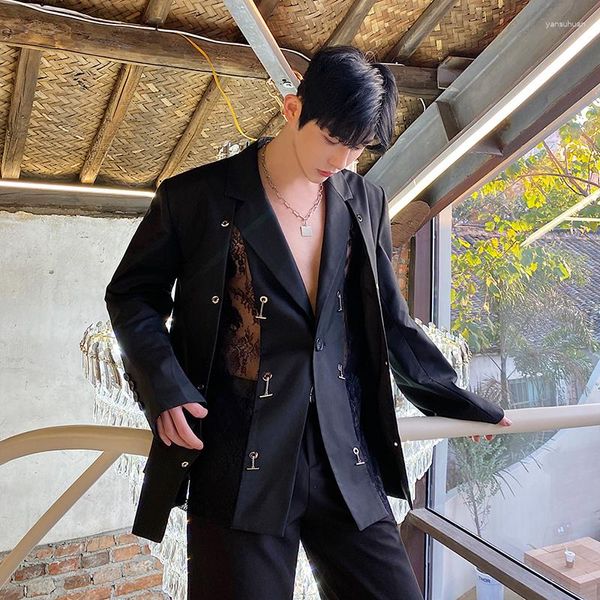 Erkekler Seksi Sınıf Dantel Metal Zincir Toka Sıradan Siyah Takım Ceket Blazers Adam Sokak Giyim Vintage Coat Stage Giyim